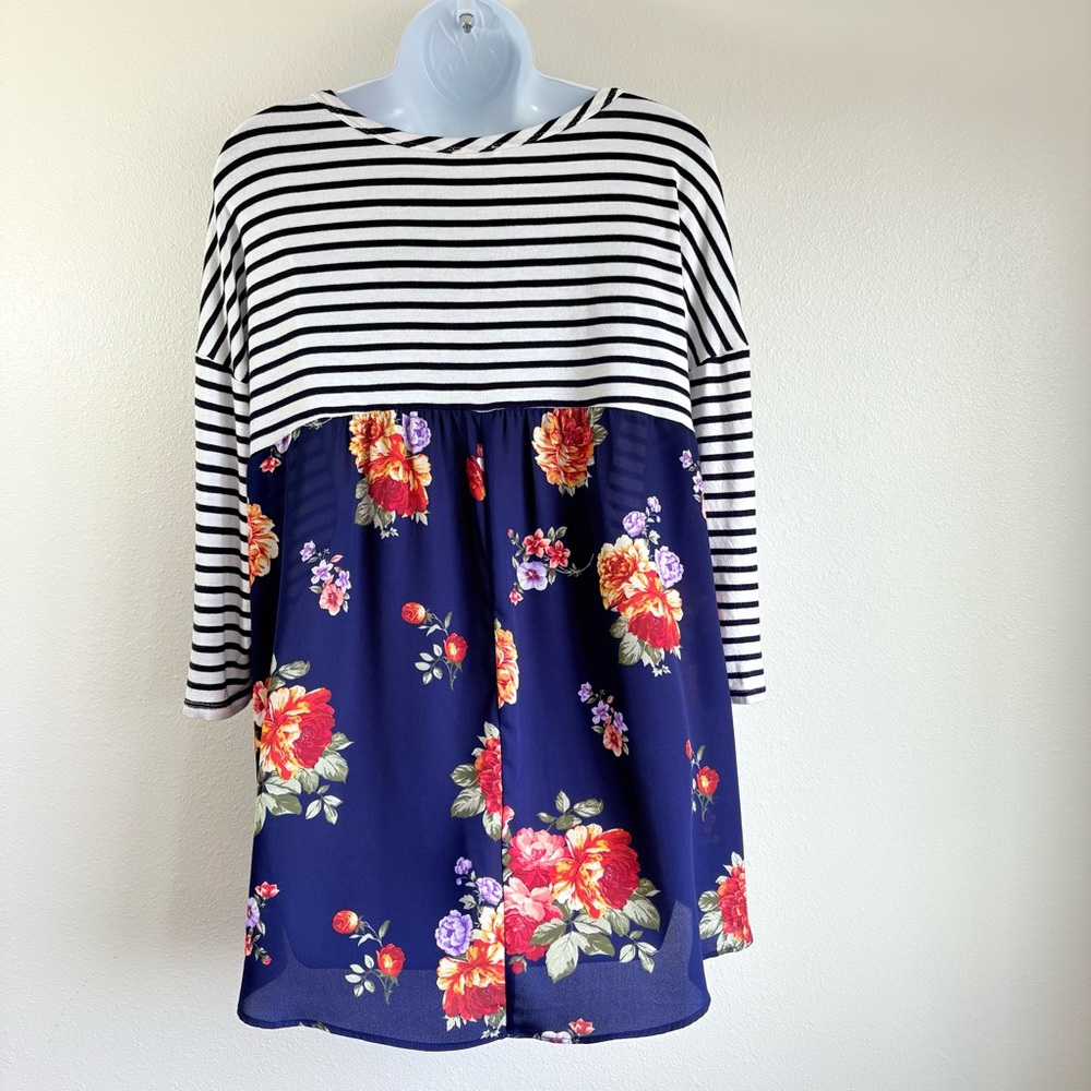 Women’s Multimedia Black and White Striped Blouse with Floral Sides&Back SzXL - Picture 4 of 11